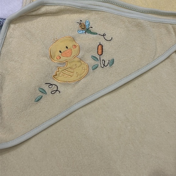 Baby’s First Bath Hooded Bath Towels Duck & Sailor Theme Yellow/Blue/White - Picture 3 of 6